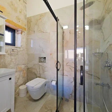 Ader 6 Villa